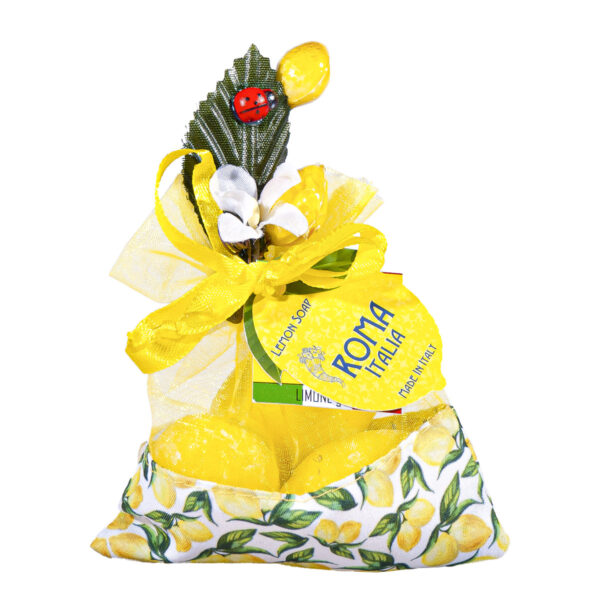 Tris di saponette al limone, 25 gr cad., confezione in tulle di tessuto largo, Roma, varie fantasie - Image 2