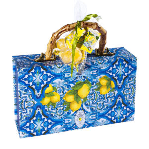 Valigetta luxury blu + Set di 2 tazzine e piattini in ceramica + Caramelle frizzanti al limone, 30 g
